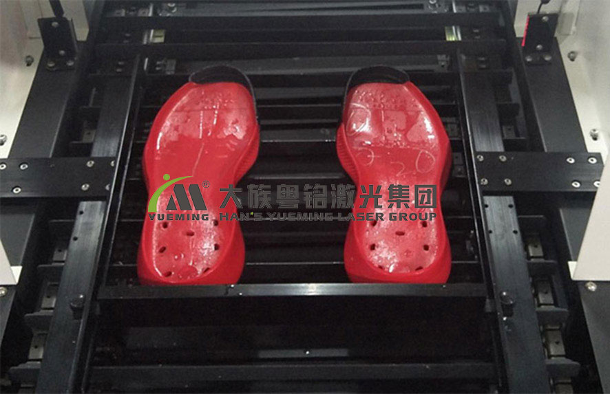 全自動鞋底噴膠機(jī)鞋底噴膠 全自動鞋底噴膠機(jī)鞋底噴膠