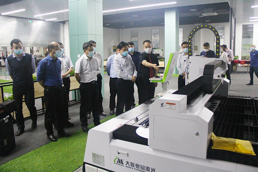 從卓副總的詳細(xì)介紹中了解到了大族粵銘激光集團(tuán)的產(chǎn)業(yè)布局、工藝技術(shù)先進(jìn)性、智能裝備水平、產(chǎn)品應(yīng)用