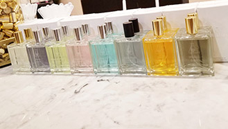 香水瓶激光雕刻機(jī),激光雕刻香水瓶,香水瓶激光雕刻