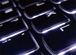 黑色鍵盤激光打標(biāo)刻字