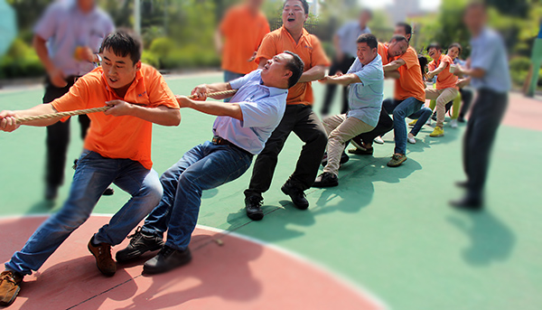 拔河的穩(wěn)重、扎實