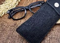 佩戴搶眼？搭配時(shí)尚？羊毛氈激光切割機(jī)為您解答！