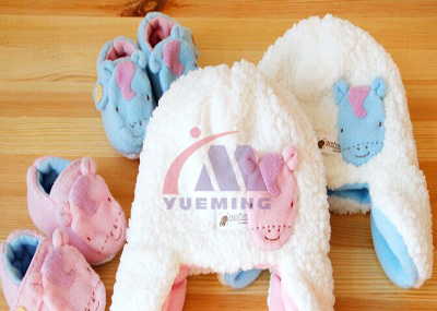 <a href=http://www.sibinbian.com.cn/chanpin/79.html target=_blank class=infotextkey>毛絨布料激光切割</a>2.jpg