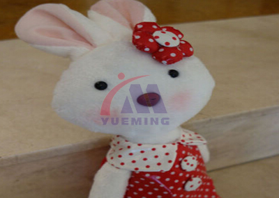 毛絨布料<a href=http://www.sibinbian.com.cn target=_blank class=infotextkey>激光切割機</a>.jpg