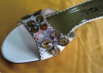 <a href=http://www.sibinbian.com.cn/chanpin/78.html target=_blank class=infotextkey>皮料激光切割</a>.jpg