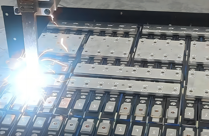 新能源汽車(chē)電池模組激光焊接.png